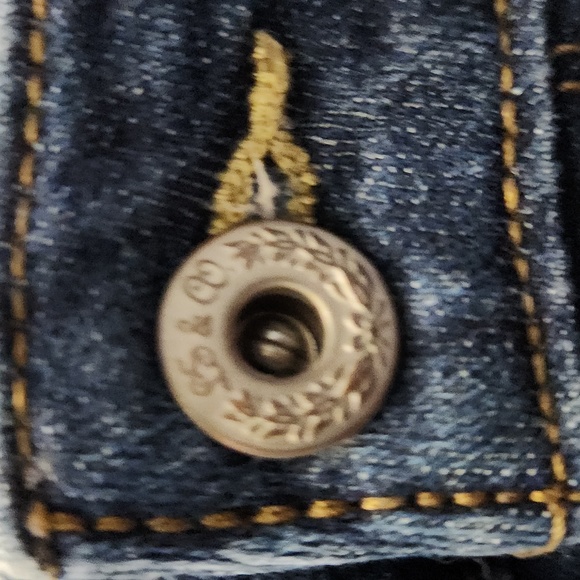 Levi's Jean Shorts - Picture 4 of 7